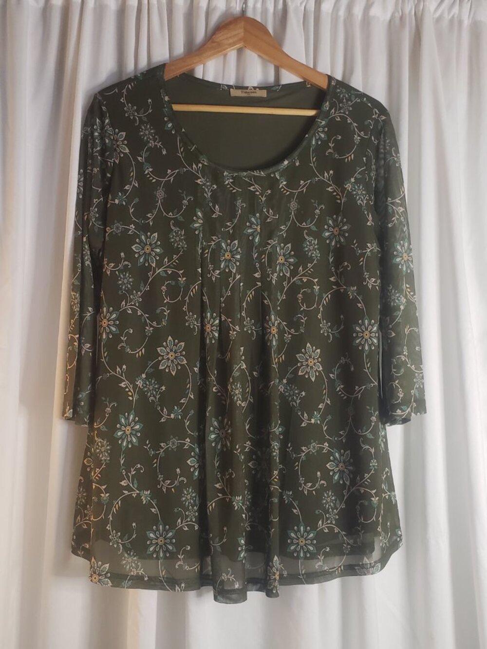 Womans Top Flowy Timeson floral tunic pleated front Olive XL